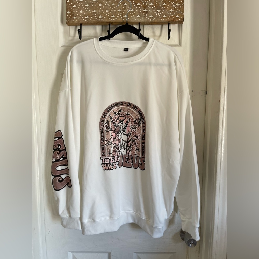 SHEIN NWOT CUTE JESUS SWEATSHIRT plus size